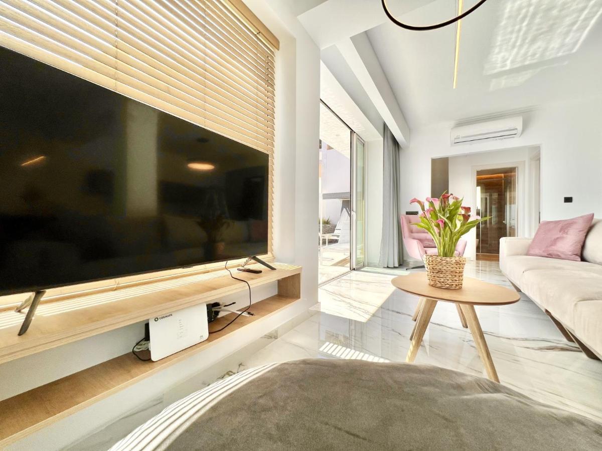 Luxury Villa Barbati Sun With Private Pool By Dadovillas ภายนอก รูปภาพ